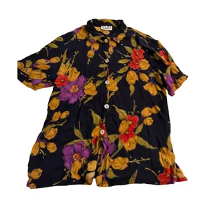 Clio 90s Shirt Tropical Floral‎ Black Rayon Crinkle Button Down Short Sleeve thumbnail 1
