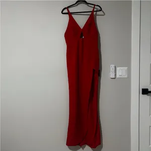 Mac Duggal Red Gown Cut Out Slit Size 6 thumbnail 2