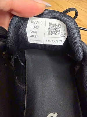 On Cloud 6 Women's Black Sneakers - Size 10 thumbnail 7