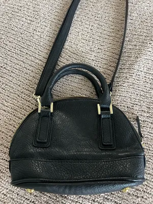 Black Merona purse with gold accents #glamour #minimalist #workwear thumbnail 4