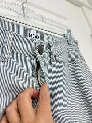 BDG Urban Outfitters Blue Size 24 Mid-Rise Cigarette Ankle Striped Jeans thumbnail 3