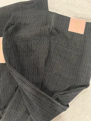 Black Chevron thumbnail 4
