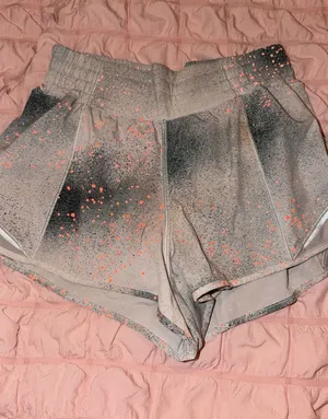 Lululemon Shorts Hotty Hot thumbnail 1