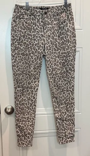 Nine West leopard pants thumbnail 1