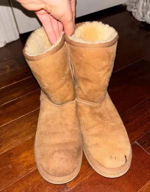 UGG Boots thumbnail 1