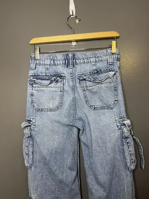 Aeropostale Cargo Jeans Womens XS Light Wash Blue Low Rise Straight Ruffle Denim thumbnail 8