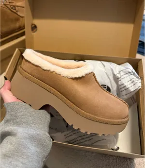 Women’s UGG Clogs Slip-On Platform thumbnail 1