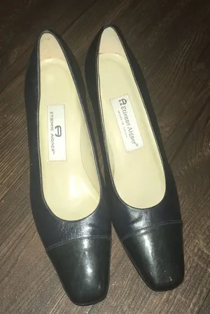 Etienne Aigner Navy and black pumps, 8N thumbnail 1