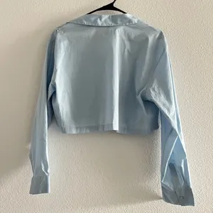 H&M Cropped Shirt Womens Small Light Blue Collared Button Up Cotton thumbnail 3