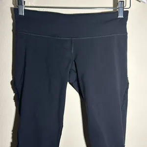 Lululemon size 6 thumbnail 2