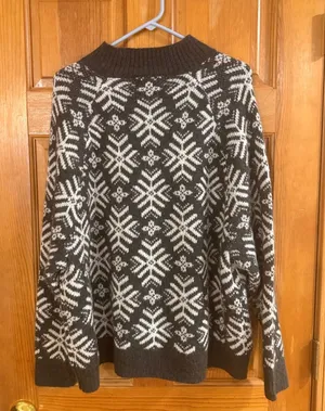 Old navy snow flakes holiday print mock neck sweater size XXlarge . thumbnail 1