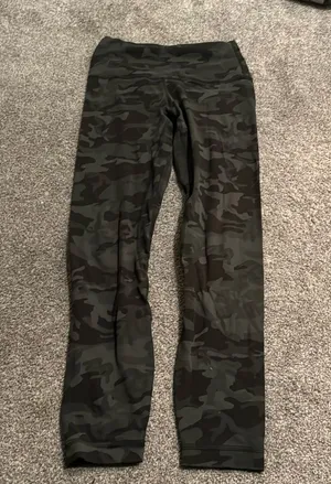 ⭐️LULULEMON ALIGN LEGGINGS CAMO thumbnail 1