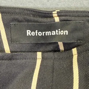 Reformation Black Pinstripe‎ High Rise Straight Leg Pants Size 2 Made in USA thumbnail 2