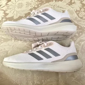 Adidas Women Runfalcon 3 Shoes in Putty Mauve / Wonder Taupe thumbnail 3