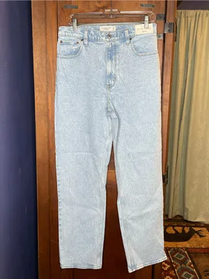 Abercrombie Womens 90s Straight Jeans 30 Ultra High Rise Light Wash NWT 10R thumbnail 2