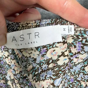 ASTR The Label Size-M Crop Top Brown Peach Floral Smocked Corset thumbnail 4
