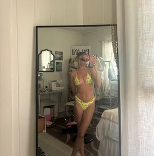 Ruffle bikini thumbnail 3