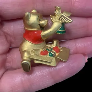 Disney Winnie the Pooh Collectible Pins thumbnail 6