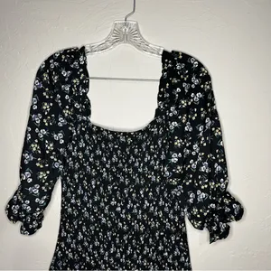 Elloh The Grayson Black Ditzy Blue Floral Smocked Puff Sleeve‎ Square Neck Dress thumbnail 4