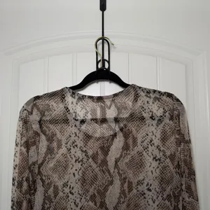 Realize 1X Animal Print Ruffle Cuff Sleeve Tunic Boho Chic Blouse Whimsigoth thumbnail 4
