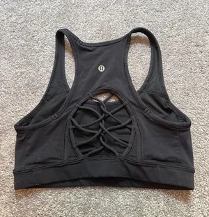 Lululemon 6 Black Racerback Sports Bra - Supportive Activewear thumbnail 2