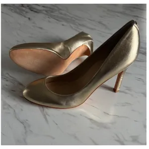 Ivanka Trump Womens Metallic Gold Leather Round Toe Stiletto Pumps Heel Size 9M‎ thumbnail 2