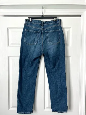 Old Navy Sky-Hi Straight Jeans thumbnail 2