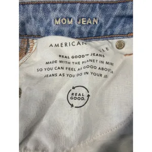 American‎ Eagle Mom Jean Womens 2 Regular Light Wash Distressed High Rise Denim thumbnail 2