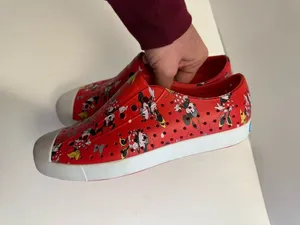 2021 Disney Parks X Native Minnie Mouse Red Slip On Slides Shoes Jefferson Sz 10 thumbnail 3