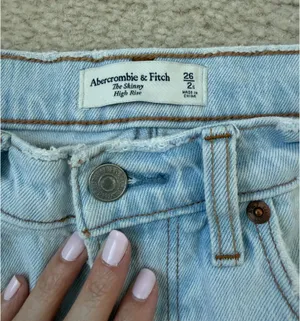 Abercrombie & Fitch Light Wash Distressed Ankle Jeans thumbnail 3