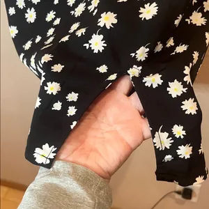 Princess Polly Adriana Mini Dress Smocked Back Daisies Floral Size 2 thumbnail 6