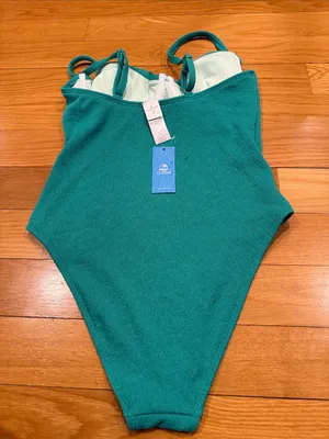NWT Cupshe one piece swimsuit size medium. thumbnail 4