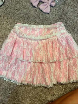 SHEIN Pink Lace Tiered Mini Skirt with White Satin Bows thumbnail 2