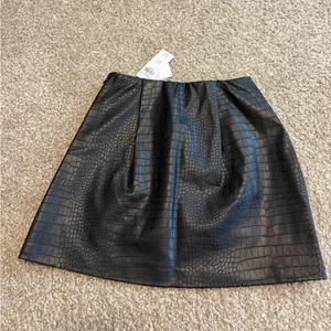 Abercrombie Faux Croc Mini Skort- Black thumbnail 3