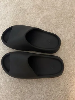 Yeezy Slides Adidas Onyx thumbnail 3