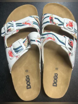 Dogo Women’s Size 39 EU US 8.5 Vegan Leather White Koi World Design Sandals thumbnail 6