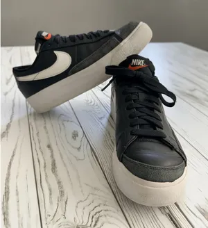 Nike Women’s Blazer Low Platform Size 6 Black White Leather Sneakers thumbnail 1