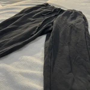 AERIE Thick Dark Grey‎ Sweat Pants thumbnail 2
