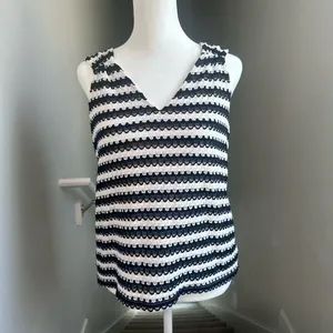 LOFT‎ Black and White Striped Crochet V-Neck Top Size Small thumbnail 2