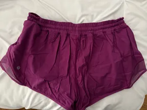 Lululemon Hotty Hot Low-Rise 2.5" Regal Plum thumbnail 2