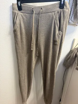 Alo Muse Yoga Set Ribbed thumbnail 6