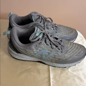 New Balance Gray Athletic Sneakers with Mint Details thumbnail 5