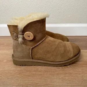 UGG Bailey Button Chestnut Brown Ankle Boots, Size 8 thumbnail 2