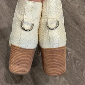 Kaanas Morellino Snake Embossed Leather Ankle Booties Cream White Pointed Toe 10 thumbnail 6