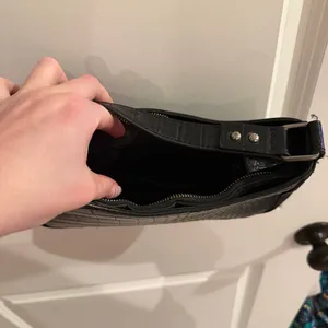 Urban Outfitters Black Croc-Textured Shoulder Bag thumbnail 7