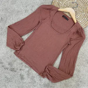 Abercrombie & Fitch Women’s Ribbed Puff Sleeve Longsleeve Shirt in Mauve M thumbnail 1