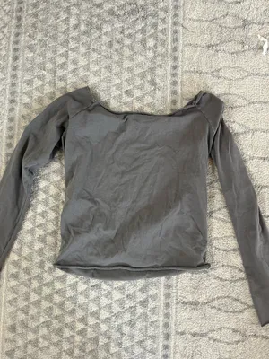 Brandy Melville Top gray off the sholder thumbnail 2