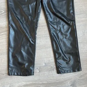 Abercrombie and Fitch Curve Love Vegan Leather 90s Straight ultra high rise thumbnail 6