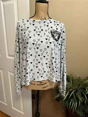 Riders By Lee Las Vegas Raiders Heart Print Lounge Set – Long Sleeve Top & Shorts thumbnail 2
