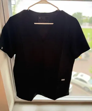 FIGS Scrub 3-Pocket Top Black thumbnail 1